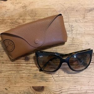 Rayban RB 4126 Sunglasses